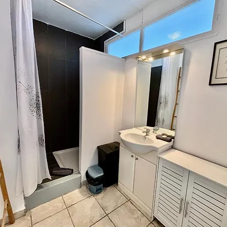 Apartament Grand T3 Avec Vue - Proche - Parking & Ac *