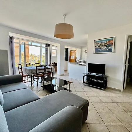 Grand T3 Avec Vue - Proche - Parking & Ac * Ajaccio (Corsica)